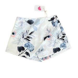NWT L'ATISTE Floral Skort - Sz M